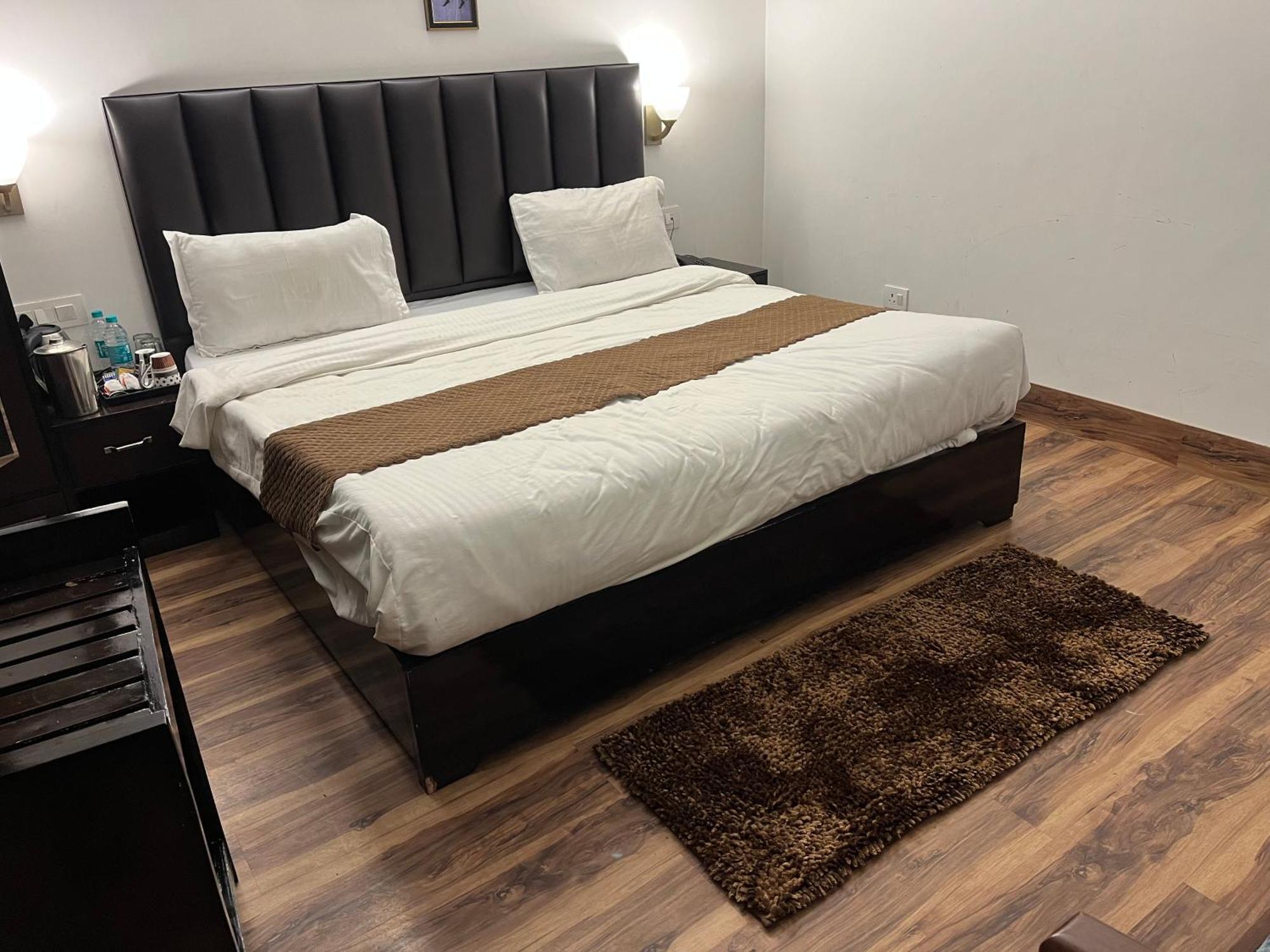 Cedar Woods Resort By Heyan Hotels Nainital Exteriör bild